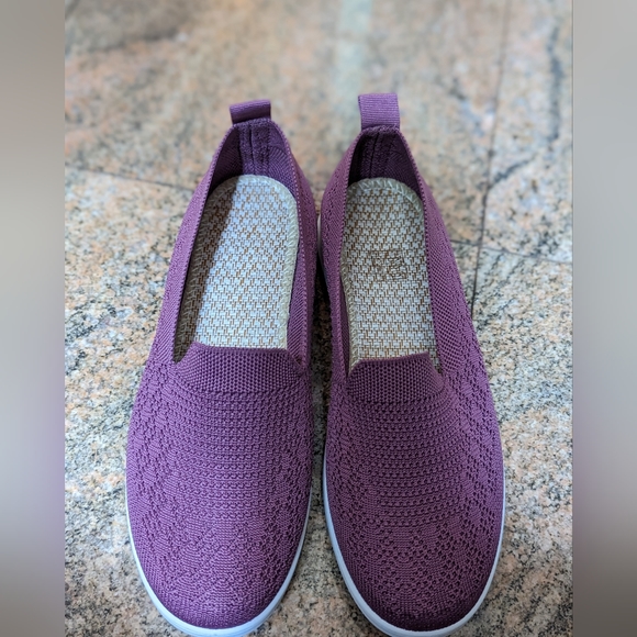 PURPLE COMFORT KNIT SLIP ONS: Like New - Picture 2 of 8